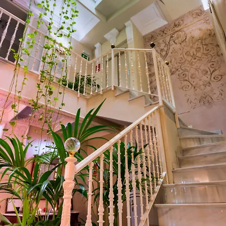 The Town House (adults Only) Гостевой дом