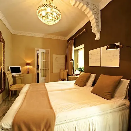 Гостевой дом The Town House (adults Only)