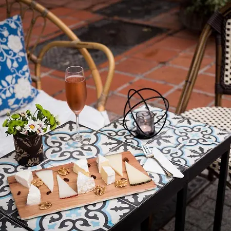 The Town House (adults Only) Гостевой дом