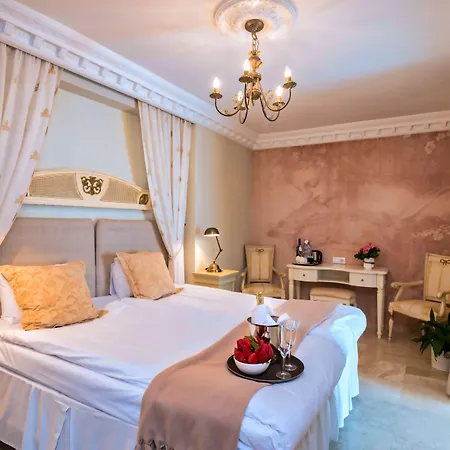 The Town House (adults Only) מארבלה
