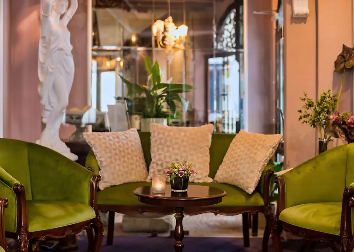 The Town House (adults Only)