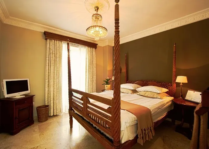 The Town House (adults Only) בית הארחה 3*