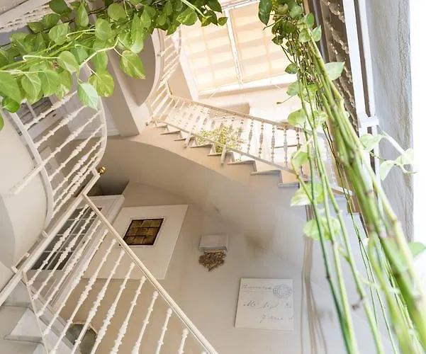 The Town House (adults Only) 3*