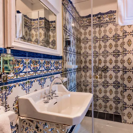 The Town House (adults Only)