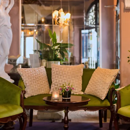 The Town House (adults Only)