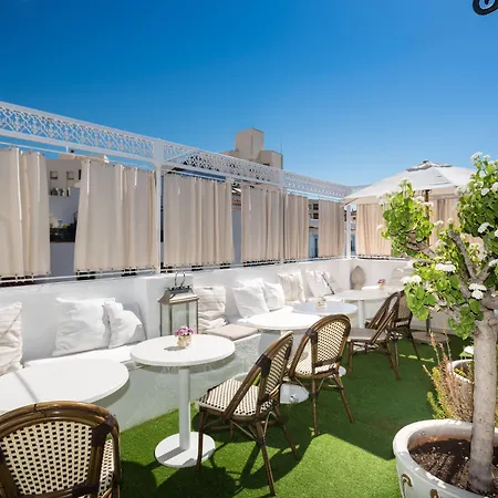 ゲストハウス The Town House (adults Only) 4*