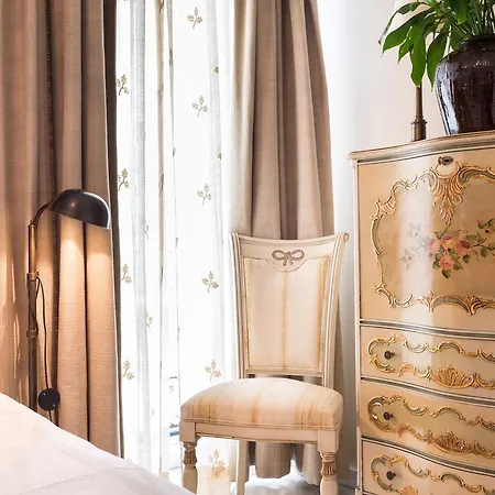 The Town House (adults Only) Гостьовий будинок