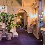 The Town House (adults Only) 3*