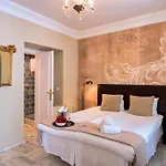 The Town House (adults Only) 3*