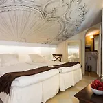 The Town House (adults Only)