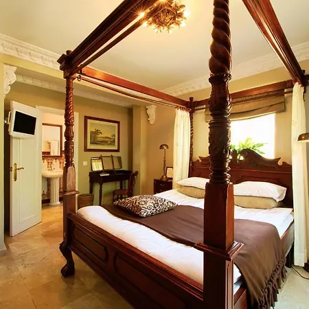 The Town House (adults Only) 마르베야