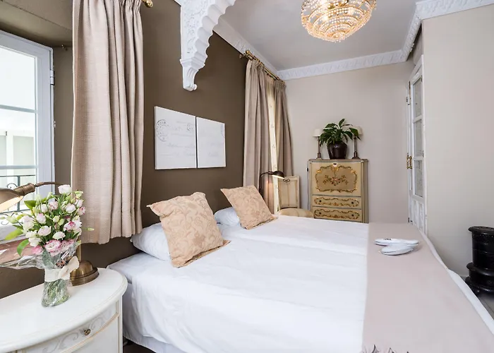 The Town House (adults Only) 게스트하우스 마르베야